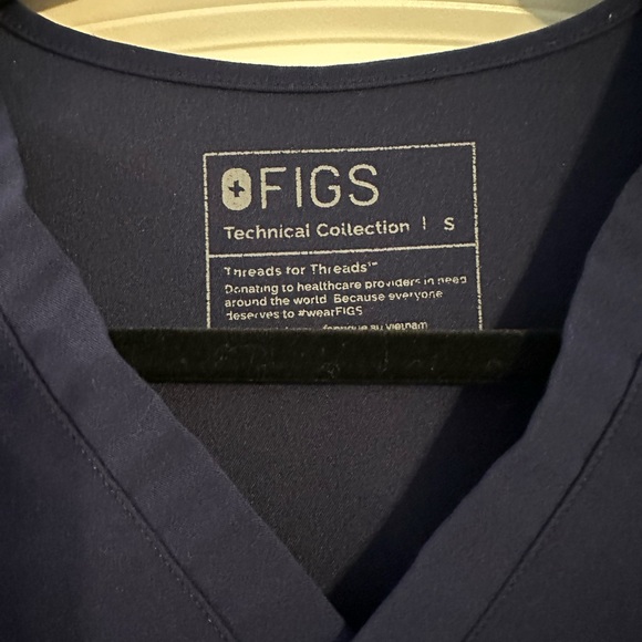 Figs scrubs set - Picture 3 of 8